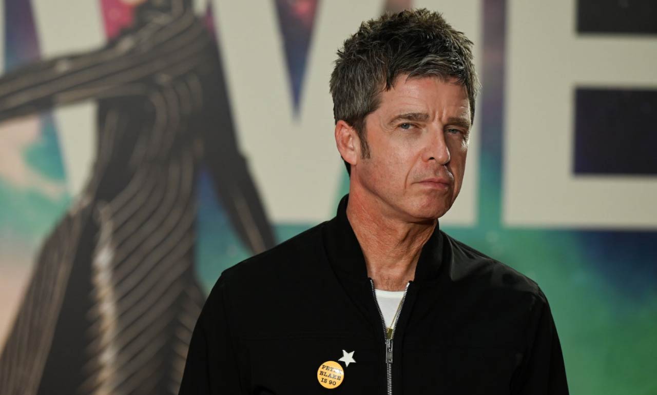Robert Smith (The Cure) y Noel Gallagher hacen una versión Deluxe de ‘Pretty Boy’