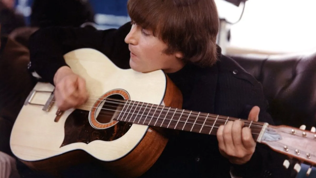 Subastan guitarra perdida de John Lennon por una cifra exuberante